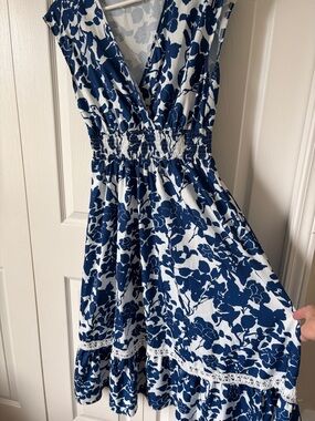 SHEIN Blue and White Floral Sundress with Smocked Waist ~ Travel ~ Size Medium